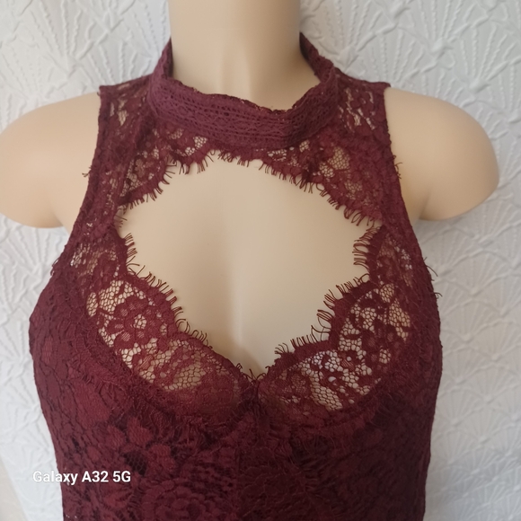 Onetheland Women Size L DRESS Burgundy Lace Halter Dress - Picture 10 of 16